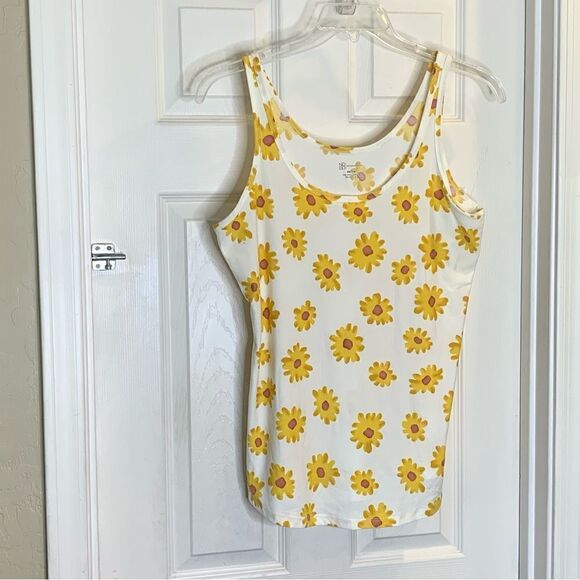No Boundaries Sunflower Tank Top Size XXL - Picture 2 of 9